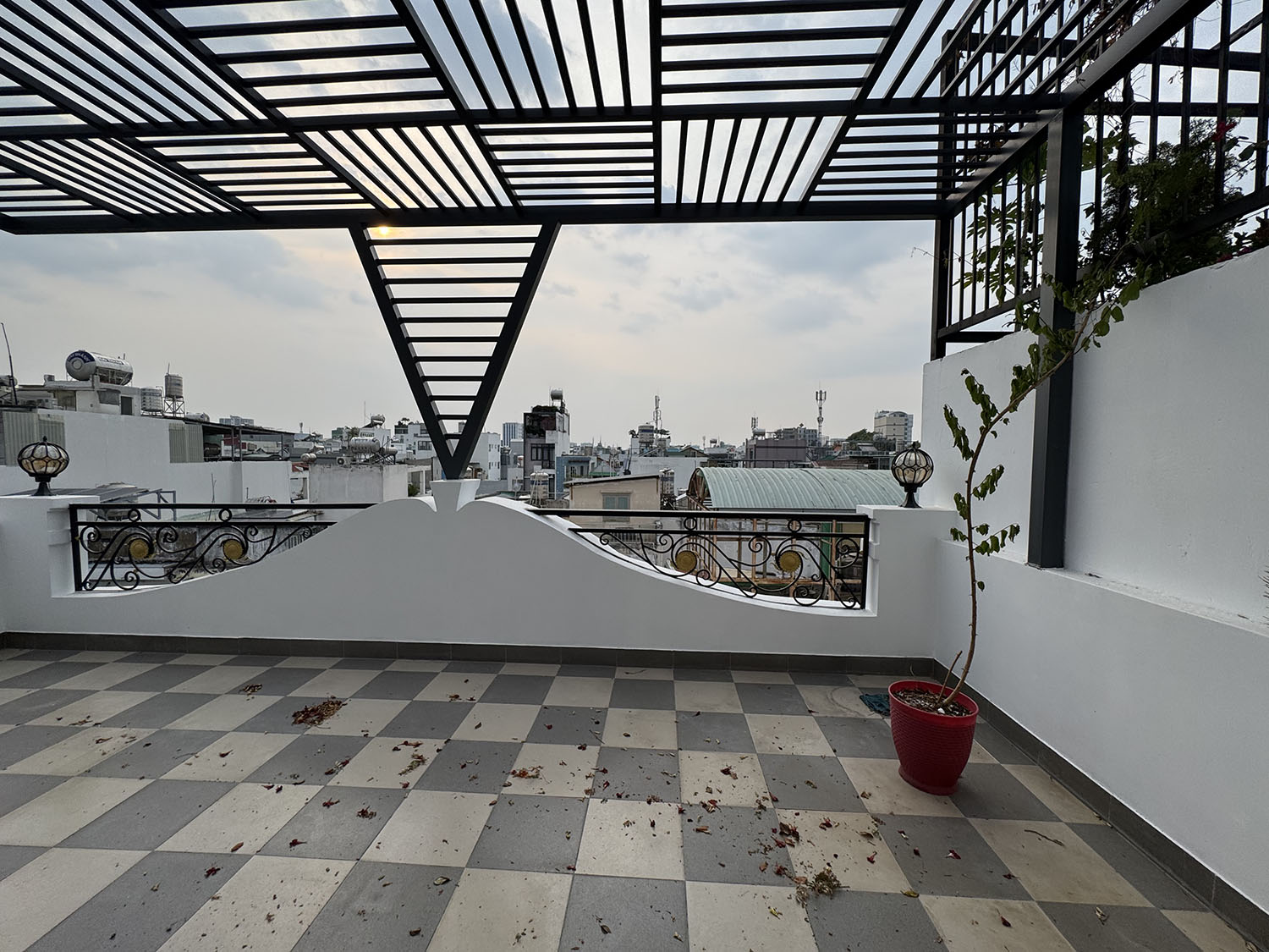 Biệt thự thiết kế tân cổ điển, full nội thất cao cấp xe hơi đổ trong nhà khu VIP Phạm Văn Hai
